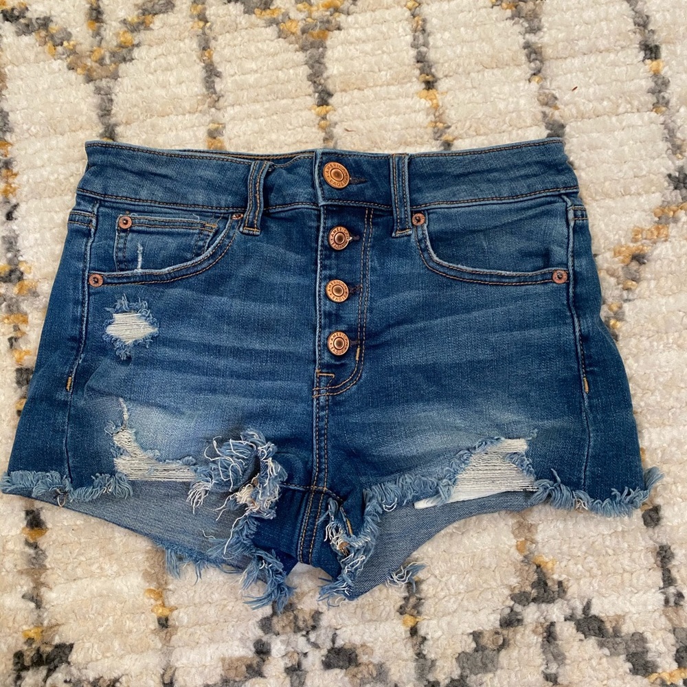 High rise shorts with buttons
